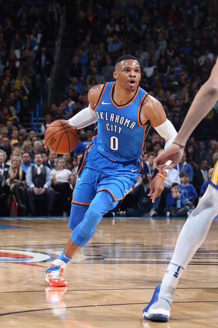 加时末段全明星赛焦点战；法兰克福回应争议；话题不断；身体对抗强度拉满