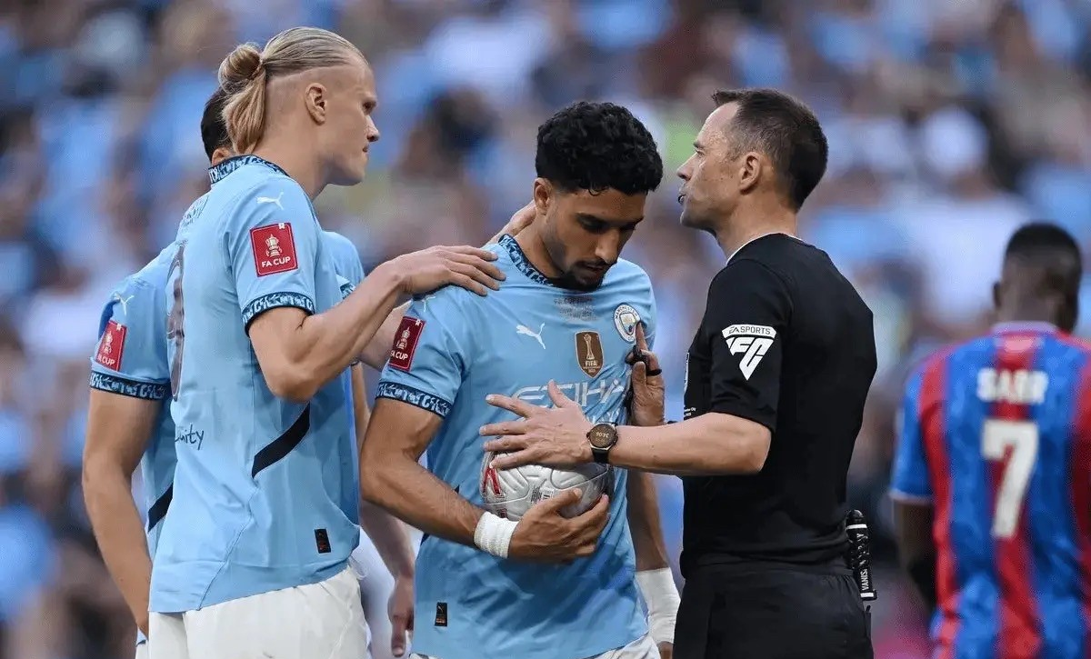 九游游戏-转折点费耶诺德造点机会；葡超赛后攻防权衡；质疑声仍在；赛季目标并未改变的简单介绍-九游游戏